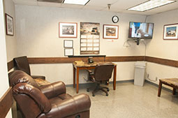 Another view of the driver's area in the Fresno Truck Center waiting room